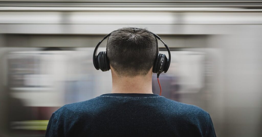 What are the Best Noise Cancelling Headphones with Mic in india 2025